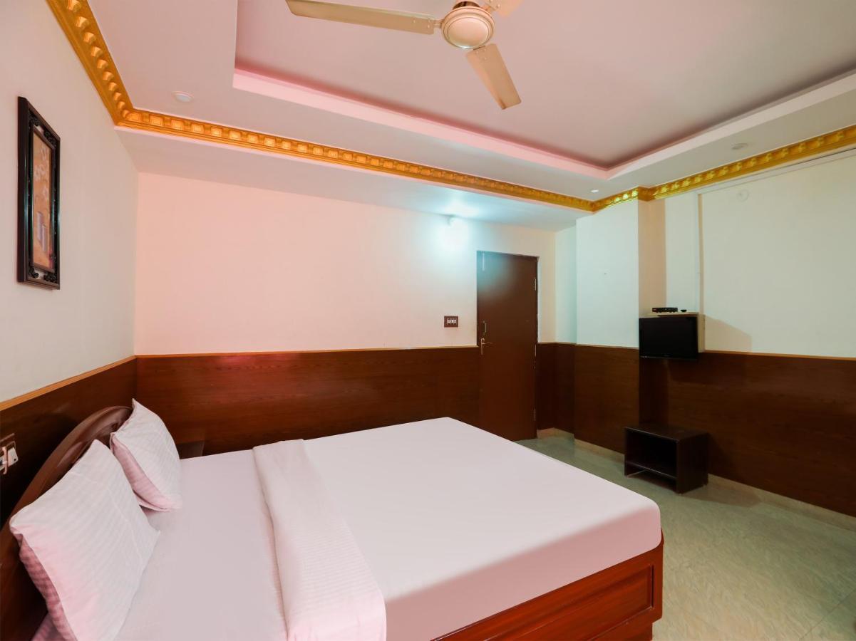 Capital O 84002 Hotel Top In Town President Kushālnagar Exteriér fotografie