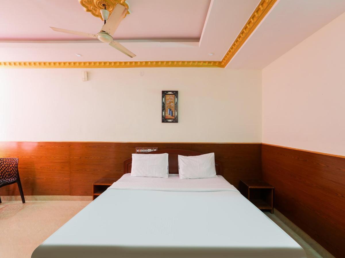 Capital O 84002 Hotel Top In Town President Kushālnagar Exteriér fotografie