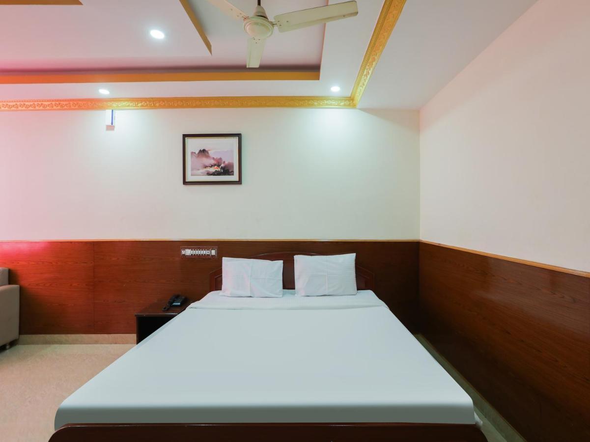 Capital O 84002 Hotel Top In Town President Kushālnagar Exteriér fotografie