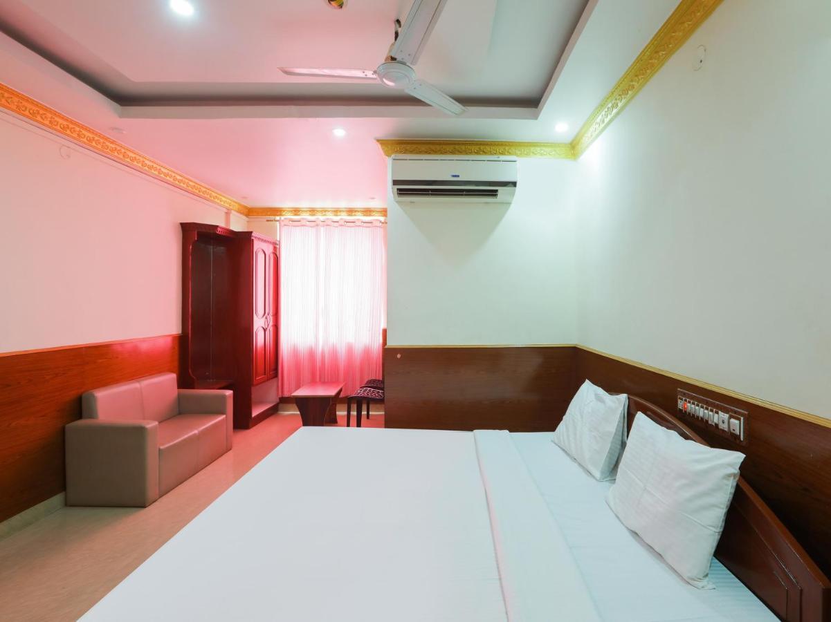 Capital O 84002 Hotel Top In Town President Kushālnagar Exteriér fotografie
