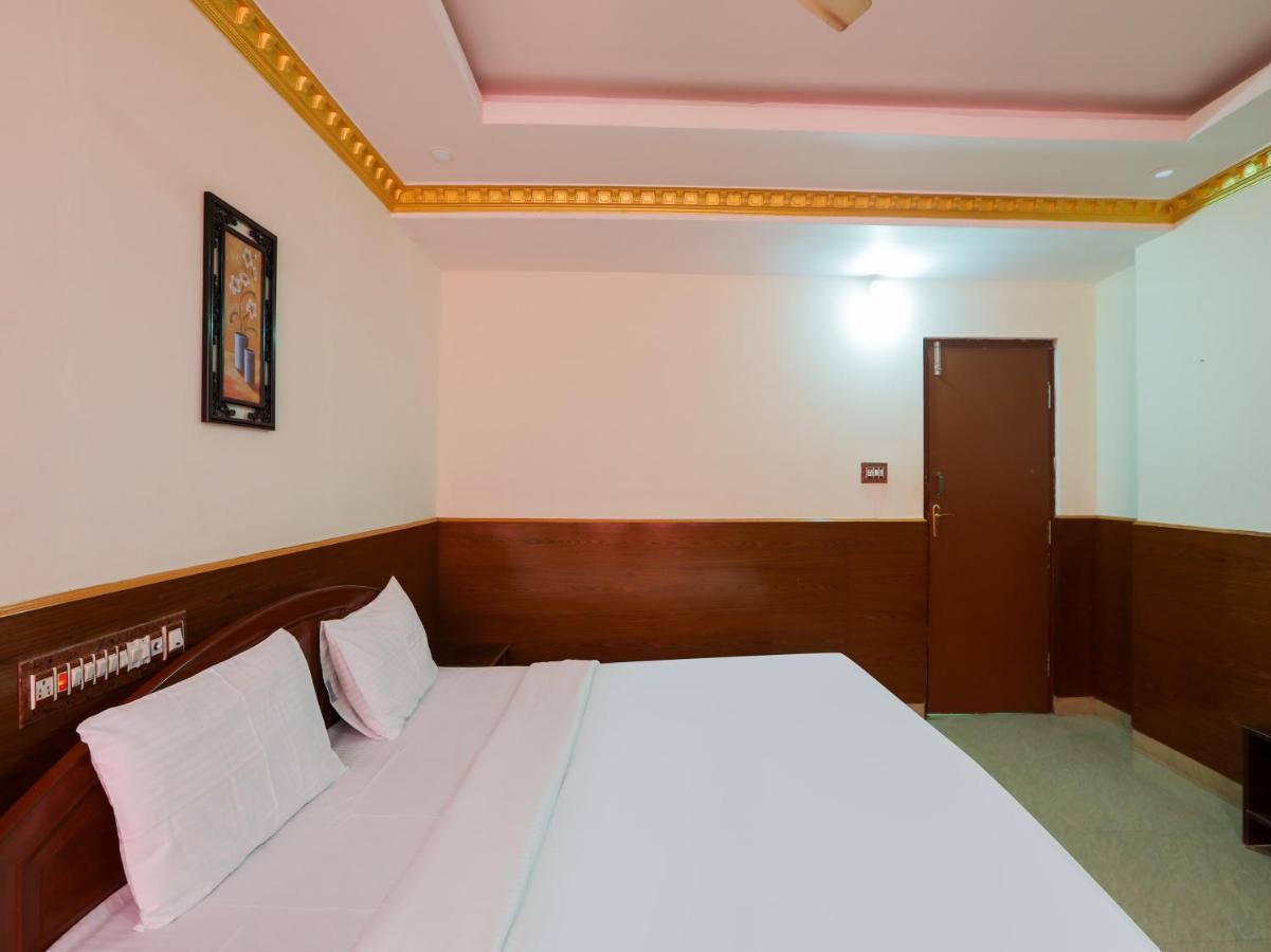 Capital O 84002 Hotel Top In Town President Kushālnagar Exteriér fotografie