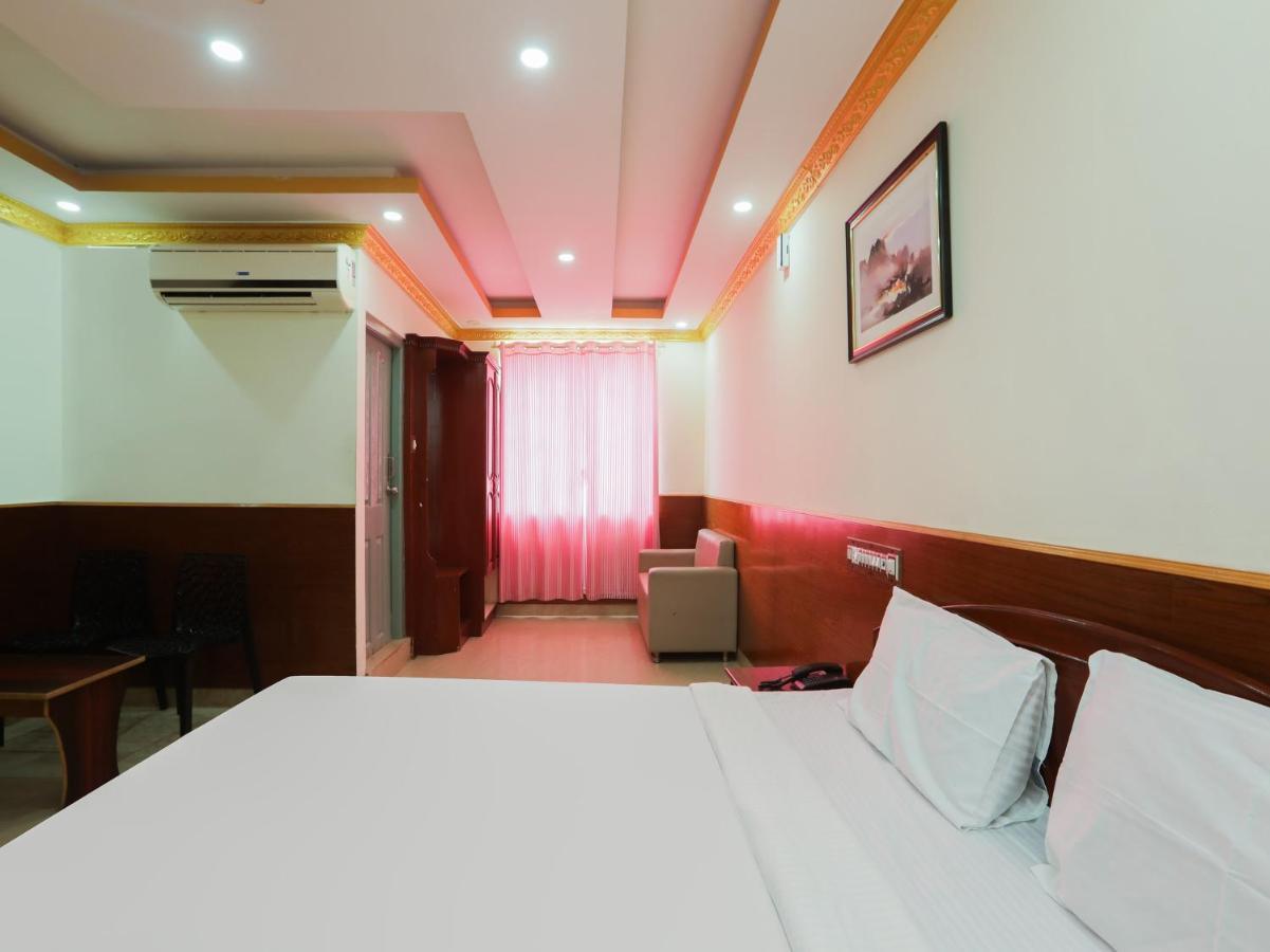 Capital O 84002 Hotel Top In Town President Kushālnagar Exteriér fotografie
