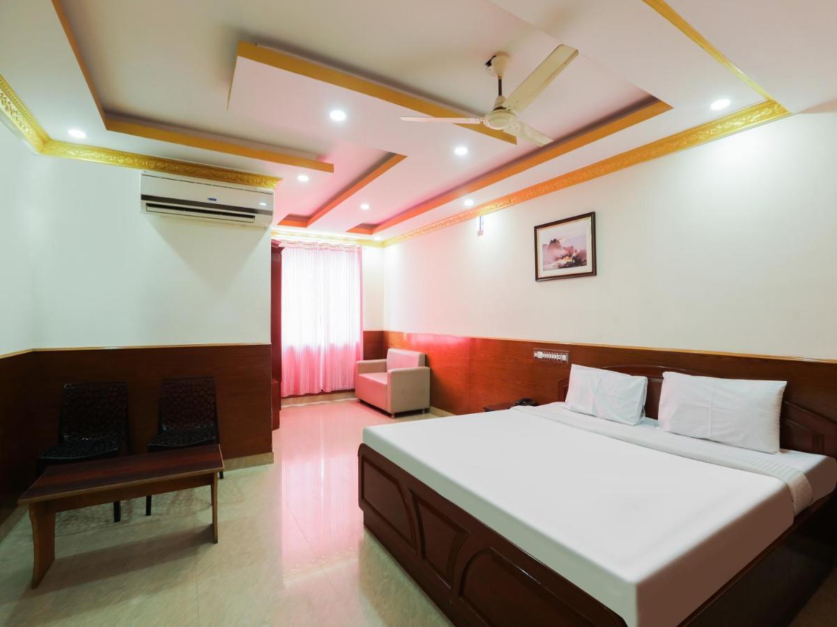 Capital O 84002 Hotel Top In Town President Kushālnagar Exteriér fotografie